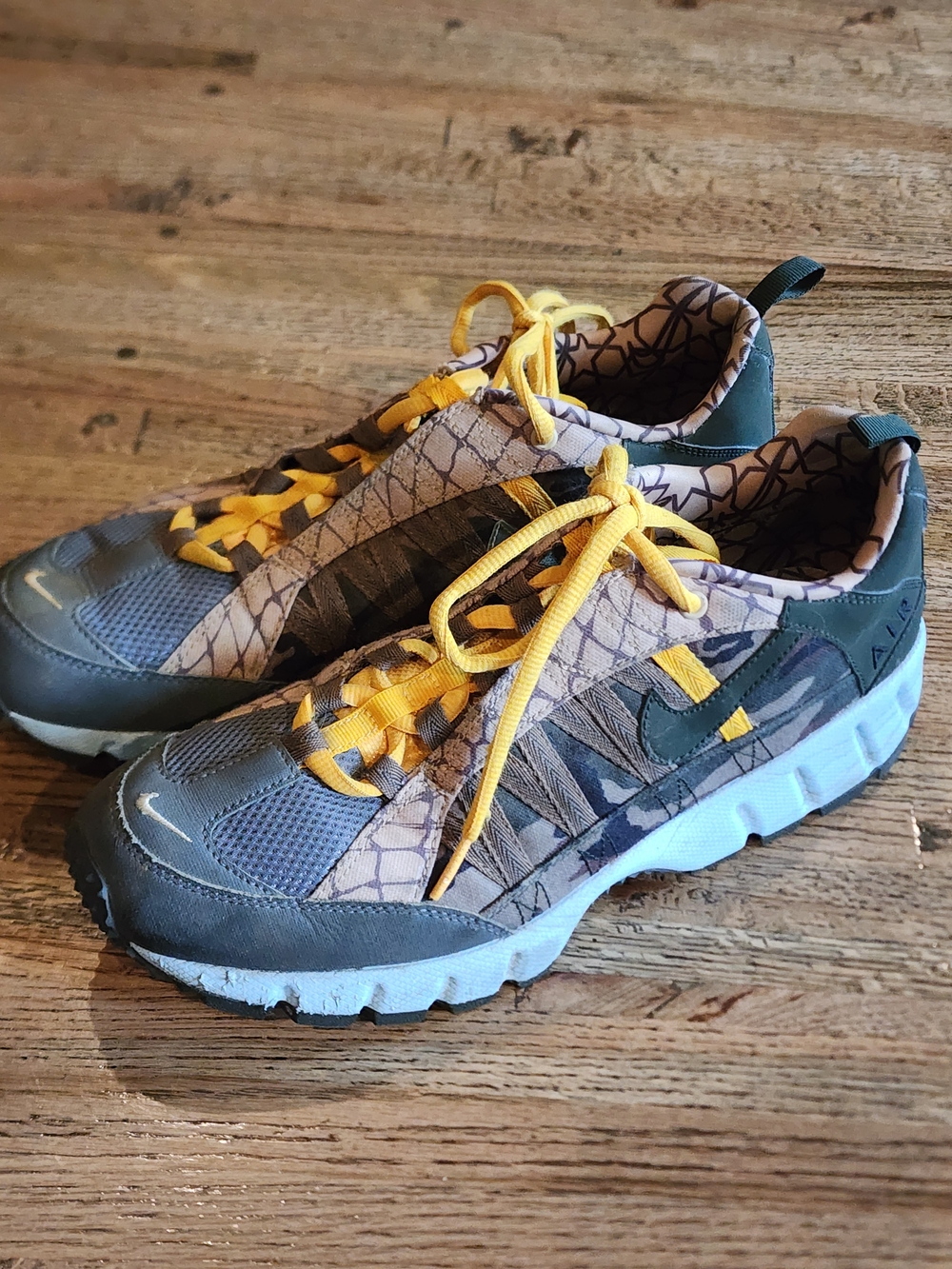 Nike Air Humara '17 Premium Dark Army Trail shoes